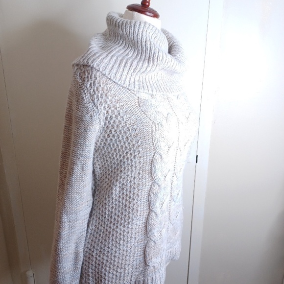 Women's ELLE Sweater. Size Large. Color Oatmeal. - Picture 13 of 16